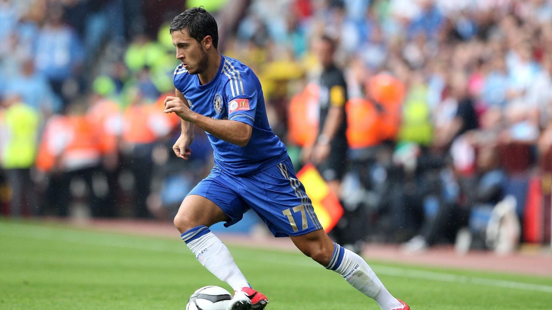 1998年总决赛第六场：乔丹带领公牛在倒数第二分钟完成奇迹逆转，成功夺冠，成为他六夺冠军的经典瞬间之一。